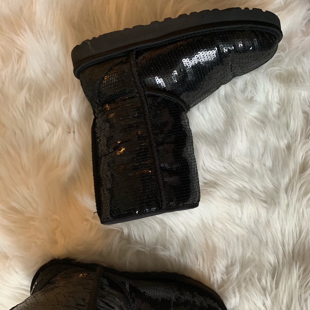 Great Condition Black Sequin Ugg